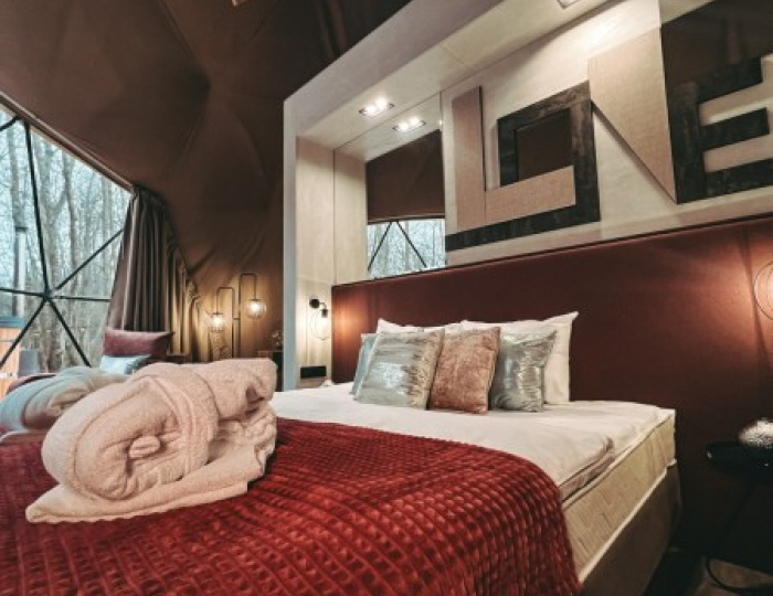 Люкс геокупол 4-местный Стоунхендж - Глэмпинг Vazuza Love / Вазуза Лав Лебедки