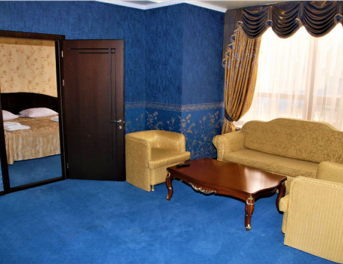 Номер люкс с 1 двуспальной кроватью - Мини-отель «Премьер» Крымск