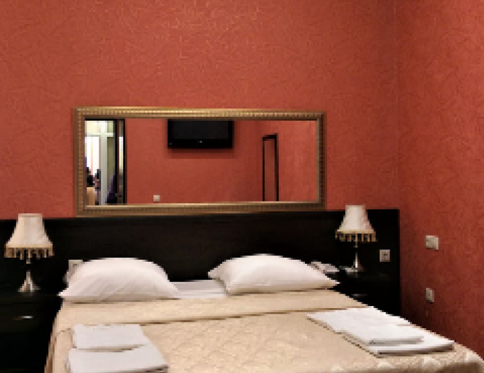 Номер делюкс с 1 двуспальной кроватью - Мини-отель «Премьер» Крымск