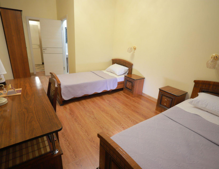 Номер стандарт с 2 односпальными кроватями (с завтраком) - Мини-отель «Царский» Крымск