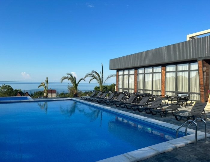 Отель Manresa Resort / Манреса Резорт