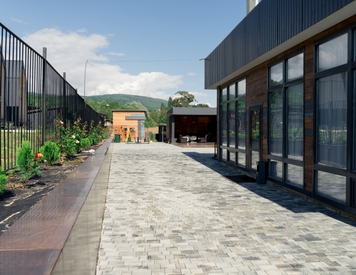 Отель Manresa Resort / Манреса Резорт