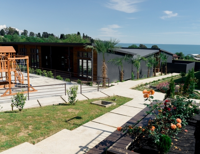 Отель Manresa Resort / Манреса Резорт