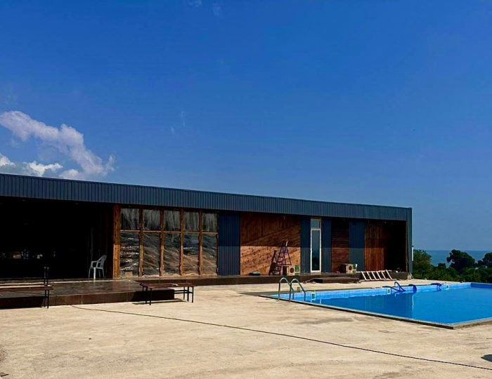 Отель Manresa Resort / Манреса Резорт