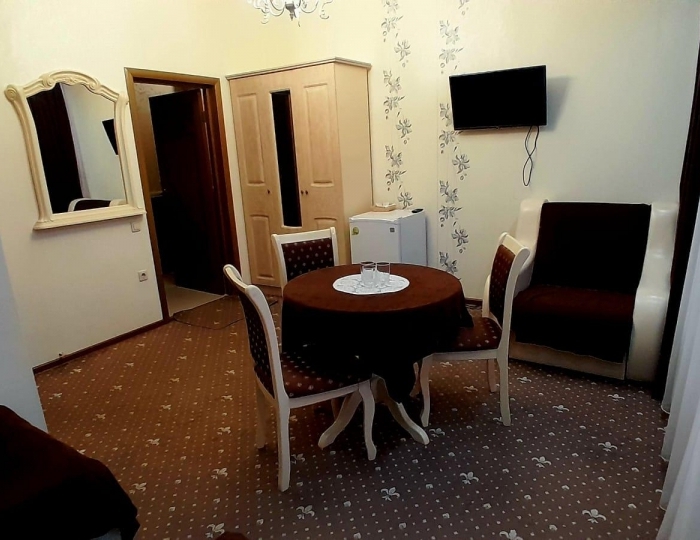 Номер полулюкс с 1 двуспальной кроватью - Гостевой дом «Колибри» Крымск