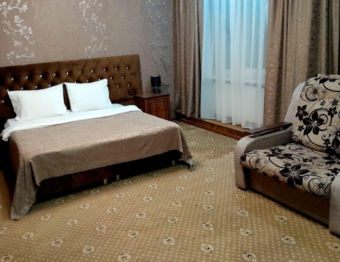 Номер полулюкс с 1 двуспальной кроватью - Гостевой дом «Колибри» Крымск