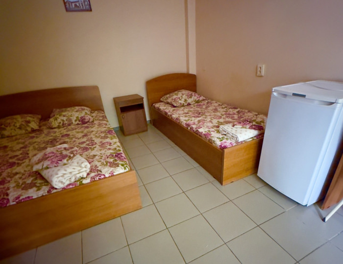 Стандарт 3-местный 1-комнатный стандарт - Гостевой дом «Морские истории» Гагра