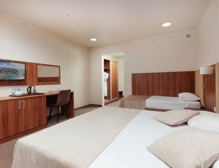 Комфорт 2-местный с 2-мя доп.местам - Курортный отель «Славянка» Анапа