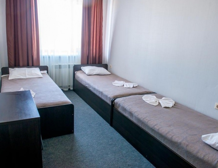 Номер эконом с 3 односпальными кроватями - Гостиница «Престиж»