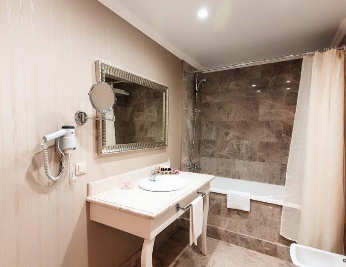 Номер полулюкс (с завтраком) - Гостиница «Астраханская» Астрахань