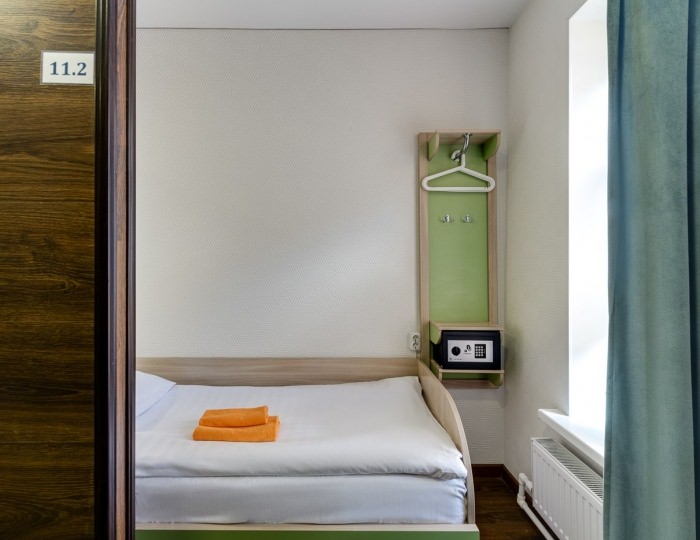 Односпальная кровать в общем женском номере - Гостиница «Квадро»