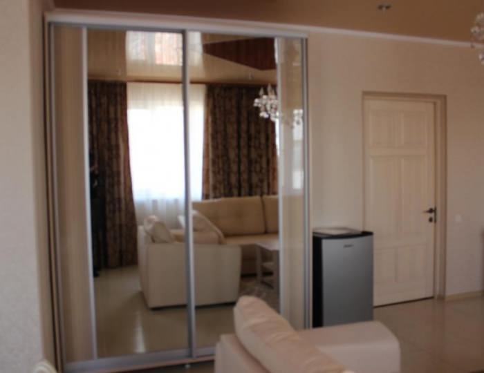 Номер люкс с 1 двуспальной кроватью - Мини-отель «Сафари» Астрахань