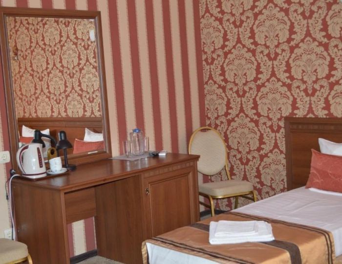 Комната стандарт с 2 односпальными кроватями с балконом (с завтраком) - Гостевой дом «Светлана» Астрахань