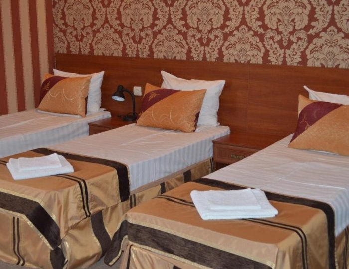 Комната стандарт с 3 односпальными кроватями (с завтраком) - Гостевой дом «Светлана» Астрахань