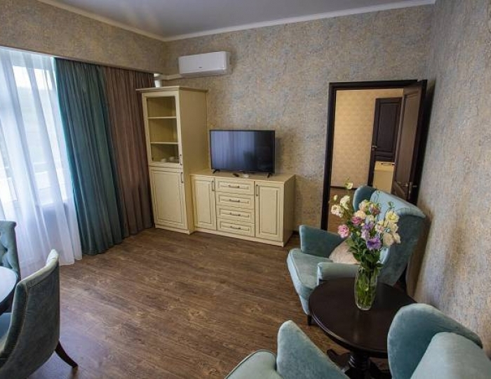 Люкс 2-местный 2-комнатный 11 этаж(л2м2кэ11) - Санаторий «Дубрава»