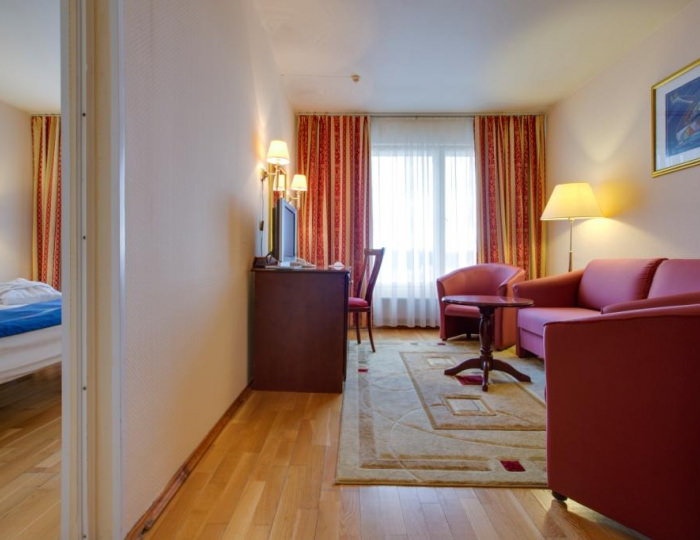 Номер люкс (с завтраком) - Гостиница Park Inn by Radisson Poliarnie Zori / Парк Инн Полярные Зори Мурманск
