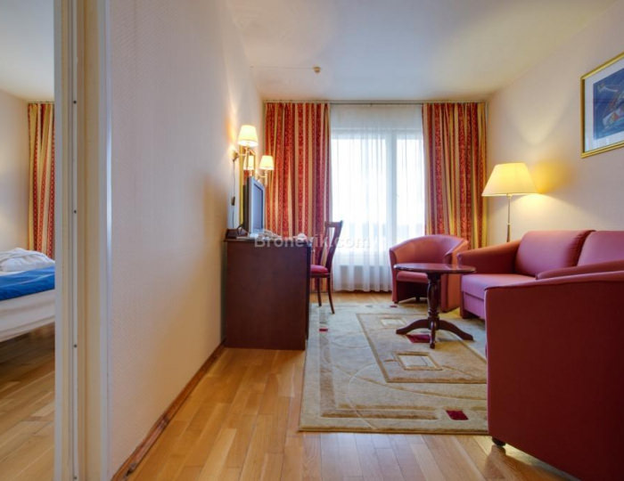 Номер люкс - Гостиница Park Inn by Radisson Poliarnie Zori / Парк Инн Полярные Зори Мурманск
