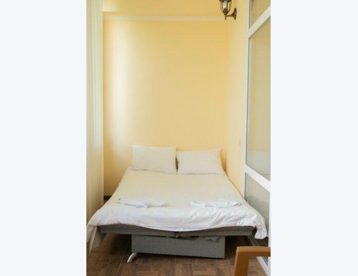 Комната стандарт с 2 односпальными и 1 двуспальной кроватью - Хостел «Ангара» Перевальное