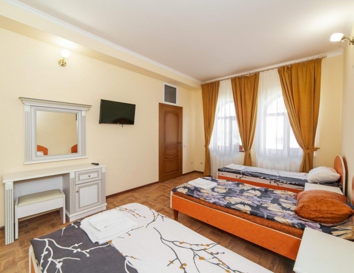 Комната стандарт с 3 односпальными кроватями - Хостел «Ангара» Перевальное