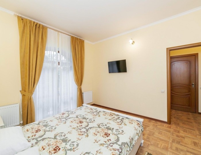 Комната стандарт с 2 двуспальными кроватями - Хостел «Ангара» Перевальное