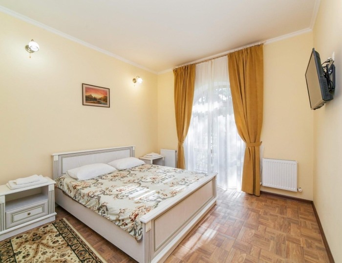 Комната стандарт с 2 двуспальными кроватями - Хостел «Ангара» Перевальное