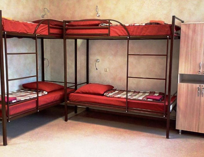 Кровать в 8-местном общем номере - Отель «Гостевой центр На Донбасской» Воронеж