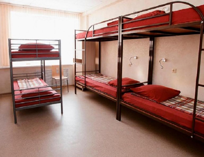Кровать в 12-местном общем номере - Отель «Гостевой центр На Донбасской» Воронеж