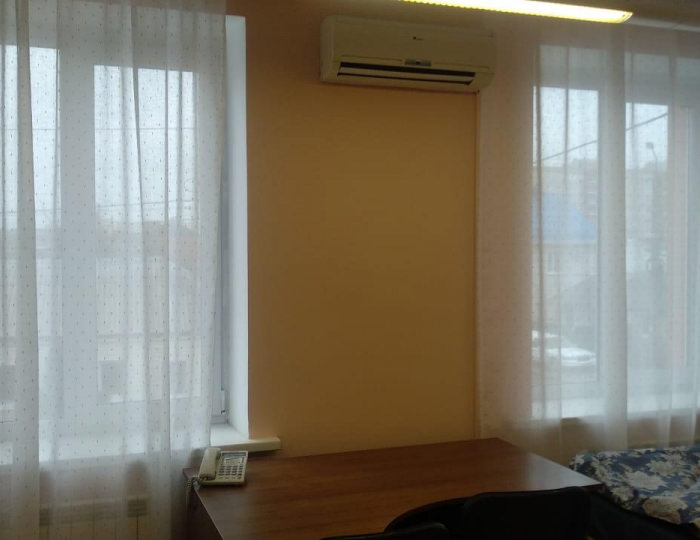 4-местный номер с 2 односпальными кроватями и двуспальным диваном (удобства общие) - Мини-отель «Неделина 26» Воронеж