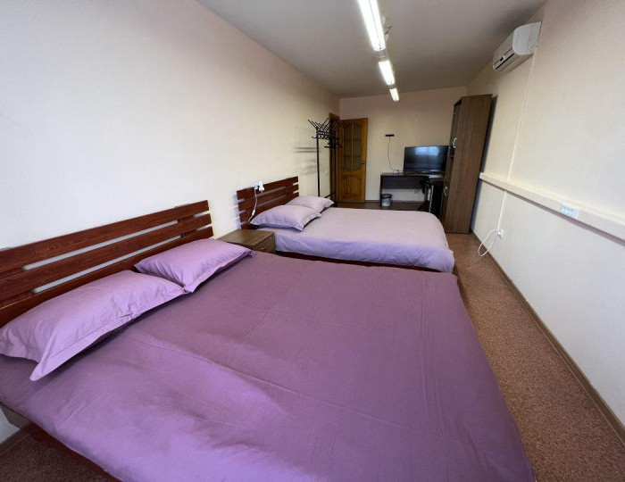 4-местный номер стандарт с 2 двуспальными кроватями - Мини-отель «Неделина 26» Воронеж