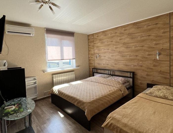 Номер стандарт с 1 односпальной и 1 двуспальной кроватью - Мини-отель «Швеция» Воронеж