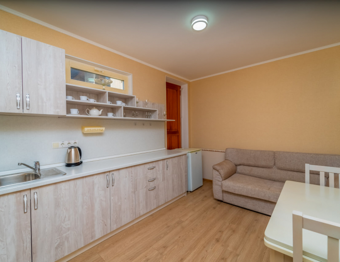 Апартаменты 4-местные 3-комнатные - «Славутич» (корпус Восход) санаторий