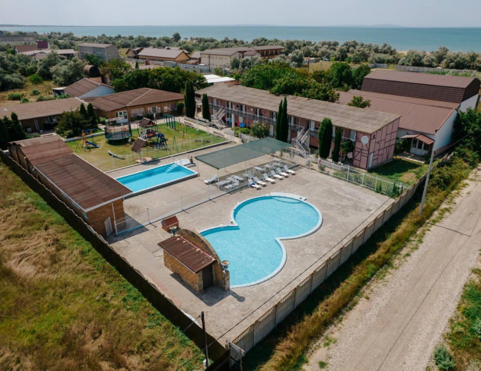 Отель Vizit Hotel and Hills / Визит Отель энд Хилс Новоотрадное