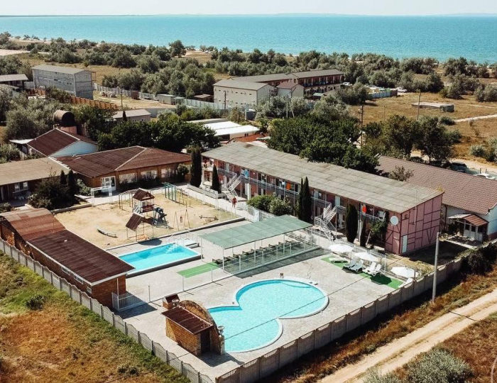 Отель Vizit Hotel and Hills / Визит Отель энд Хилс Новоотрадное