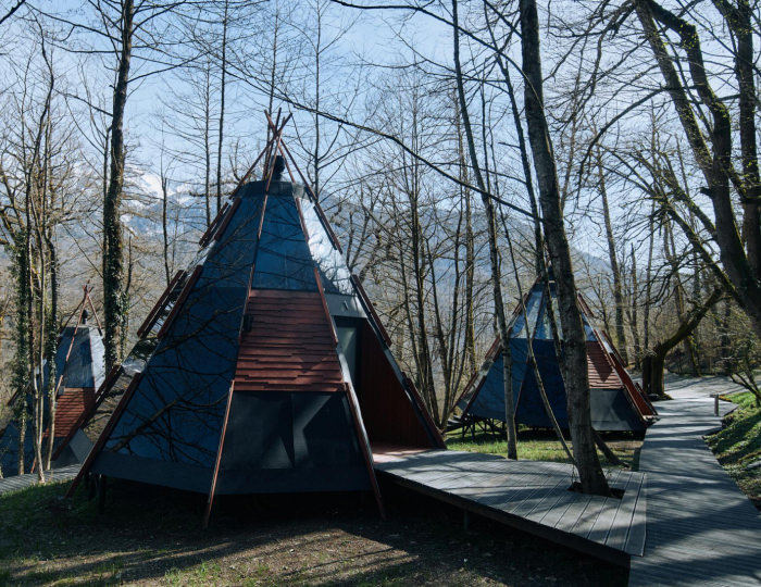 Нео Типи - Загородный отель Pine River Красная Поляна / Пайн Ривер Красная Поляна