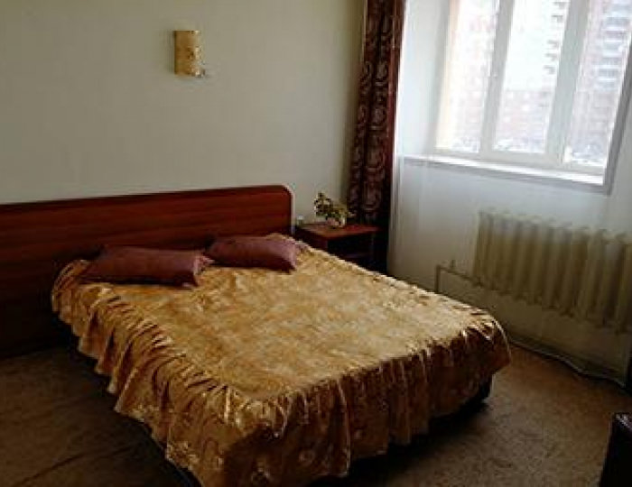 Номер стандарт семейный с 1 односпальной и 1 двуспальной кроватью - Отель «Парус» Чита