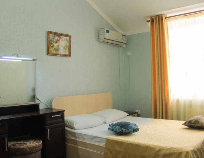 Номер улучшенный стандарт с 1 двуспальной кроватью - Мини-отель «Шанс» Элиста