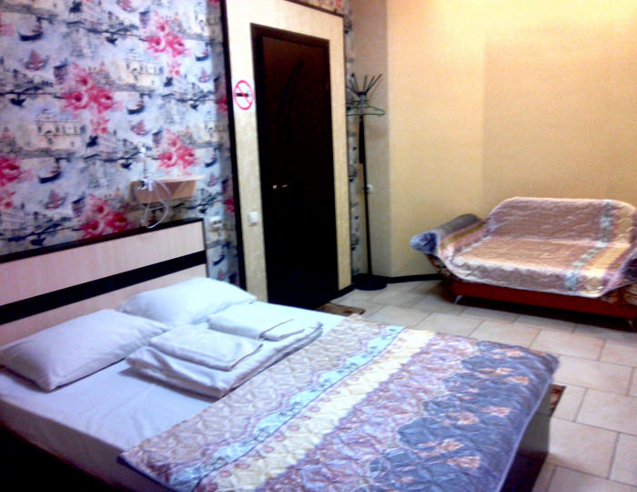 Номер улучшенный стандарт с 1 двуспальной кроватью - Мини-отель «Шанс» Элиста