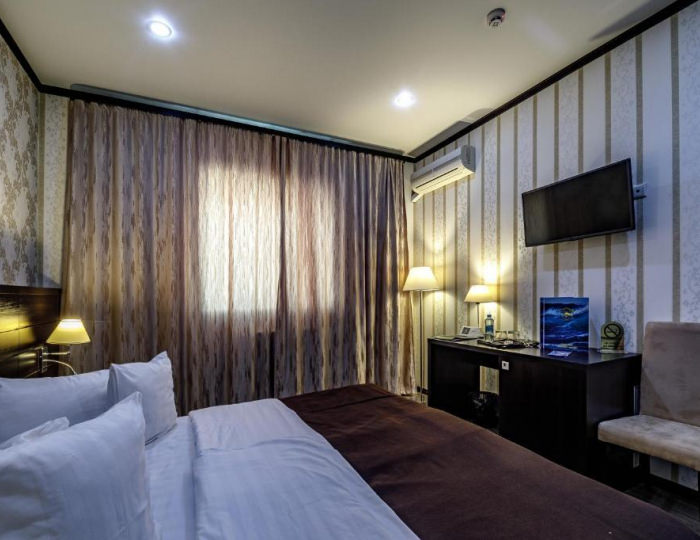 Номер стандарт с 1 двуспальной кроватью - Мини-отель «Голд Шарк Шереметьево» Химки