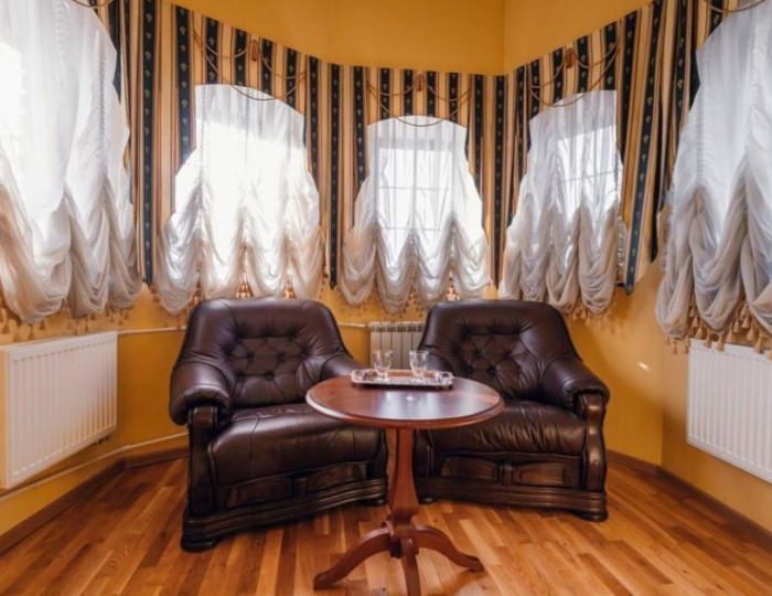 Люкс "Карл XII" - Отель «Петровский дворик» Воздвиженское