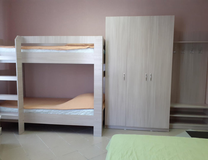 Номер эконом с 1 односпальной и 1 двуспальной кроватью #5 - Мини-отель «Эврика» Белокуриха