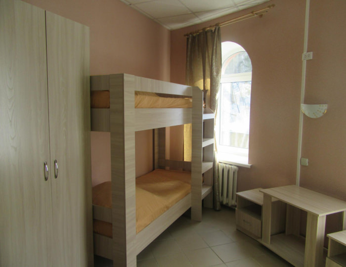 Номер эконом с 1 двуспальной кроватью и 1 двухъярусной кроватью #9 - Мини-отель «Эврика» Белокуриха