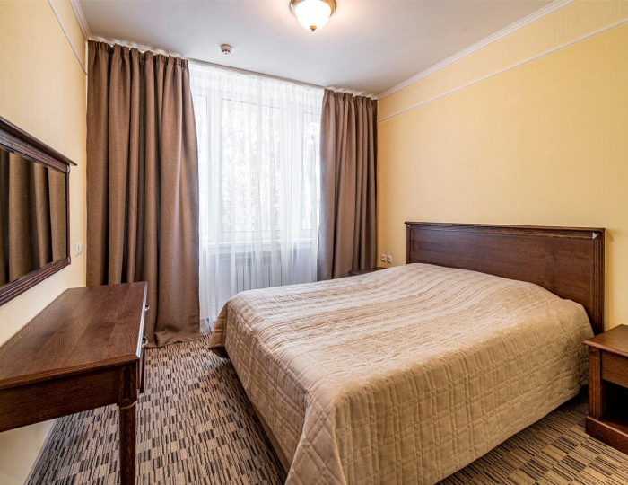 2-комнатный номер улучшенный с 1 двуспальной кроватью - Отель «Дубна» (Корпус 1)