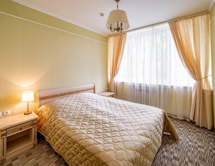 2-комнатный номер улучшенный с 1 двуспальной кроватью - Отель «Дубна» (Корпус 1)