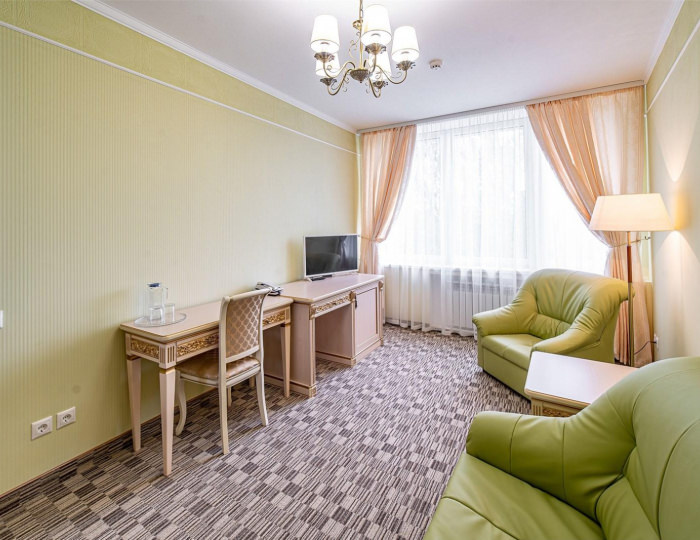 2-комнатный номер улучшенный с 1 двуспальной кроватью - Отель «Дубна» (Корпус 1) 2-комнатный номер улучшенный с 1 двуспальной кроватью - Отель «Дубна» (Корпус 1)