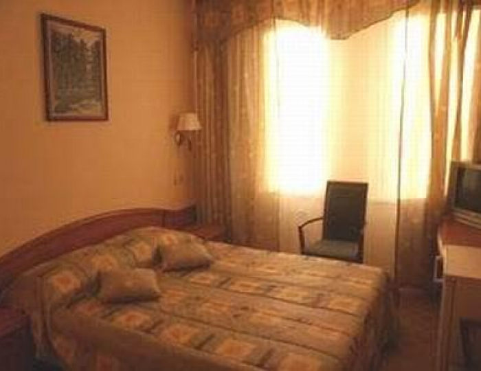 Номер полулюкс с 1 двуспальной кроватью - Отель «Град Берёзов» Березово