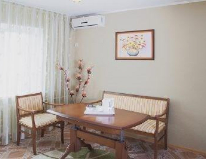 2-комнатный номер улучшенный с 1 двуспальной кроватью - Отель «Знаменск»