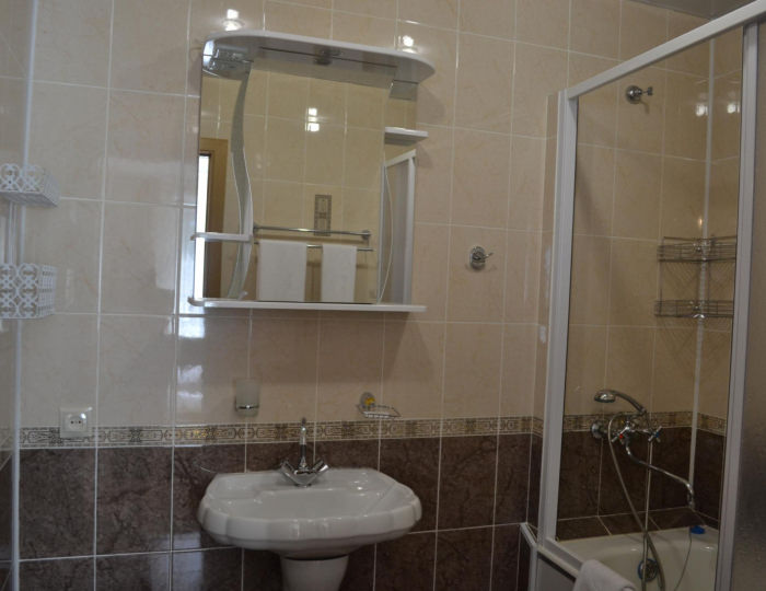 2-комнатный номер улучшенный с 1 двуспальной кроватью - Отель «Знаменск»