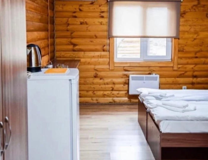 Номер стандарт с 1 двуспальной кроватью (корпус 2) - База отдыха «Клёвое место» Веселый