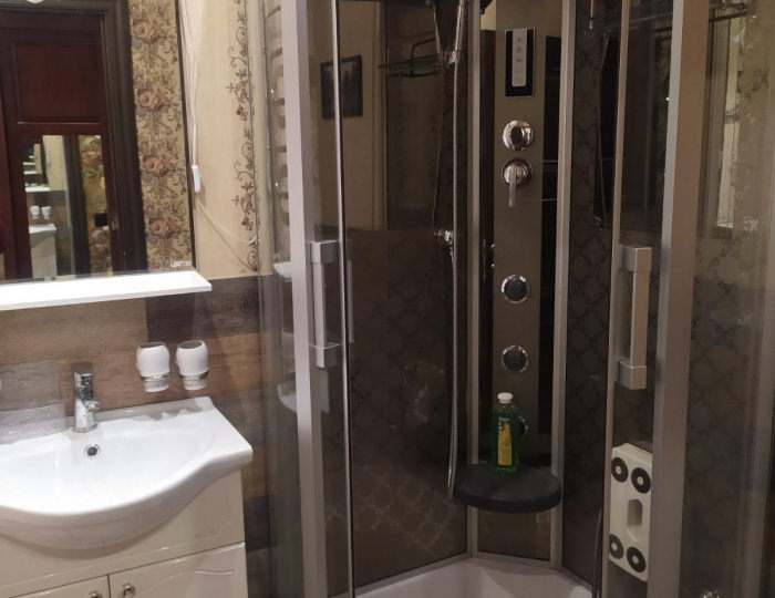 Номер делюкс улучшенный с 1 двуспальной кроватью - Мини-отель «Мираж» Москва