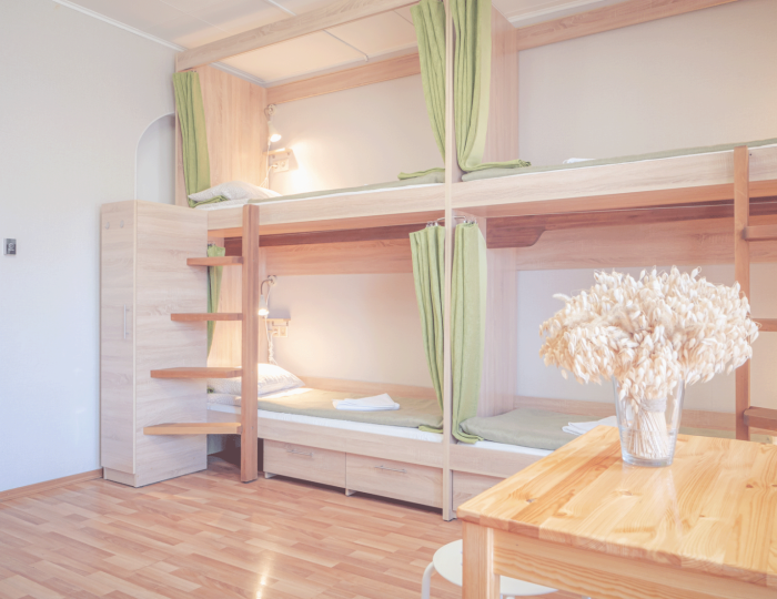 Кровать в 8-местном общем номере - База отдыха «Ковчег» Усть-Кокса